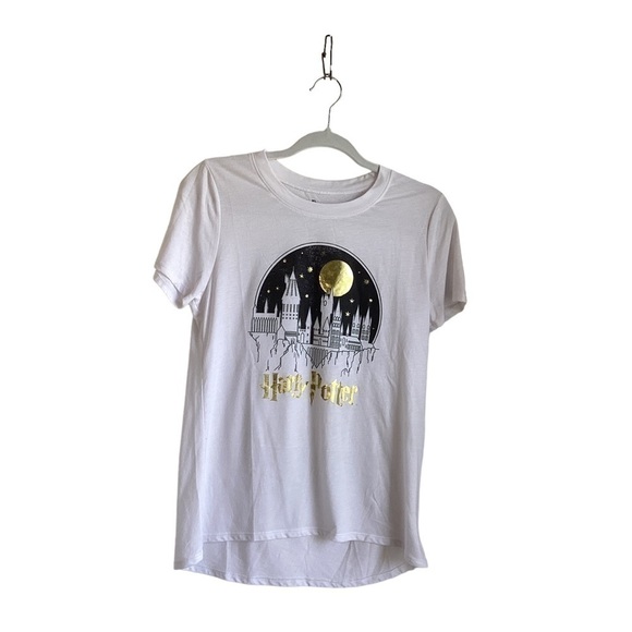 Harry Potter Tops - Harry Potter Women’s White Short Sleeved Graphic Tee.  Size L.